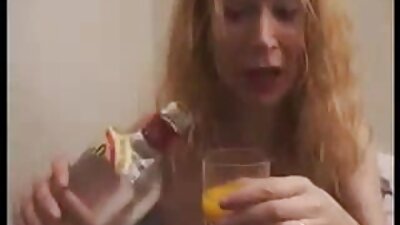 تظهر امرأة افلام جنس مدبلجة شقراء مثير لها الثدي حلب استمناء مع زجاجة